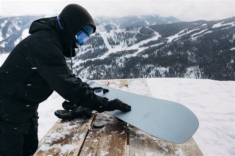 Snowboard Rail Wax Alternatives Coconut Oil vs Synthetic Lubricants